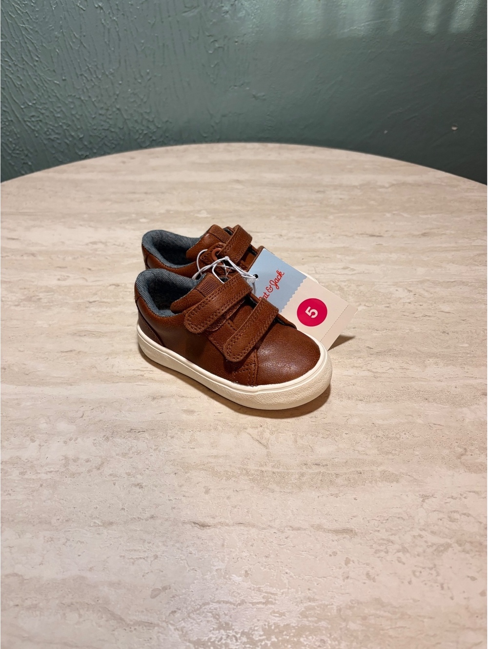 Size 5C Cat & Jack Boys' Brown Leather Sneakers Size 5